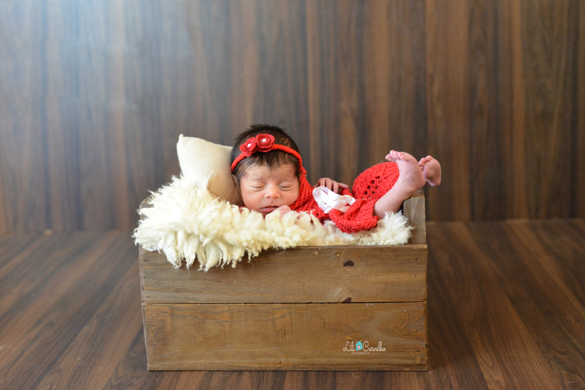 foto artistico em maringá, estudio  roupa vermelha 