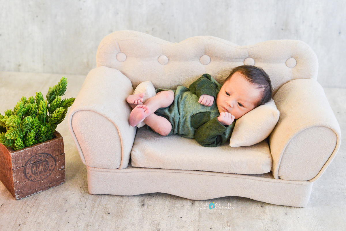 fotografia de recem nascido feita em Maringá pensndo