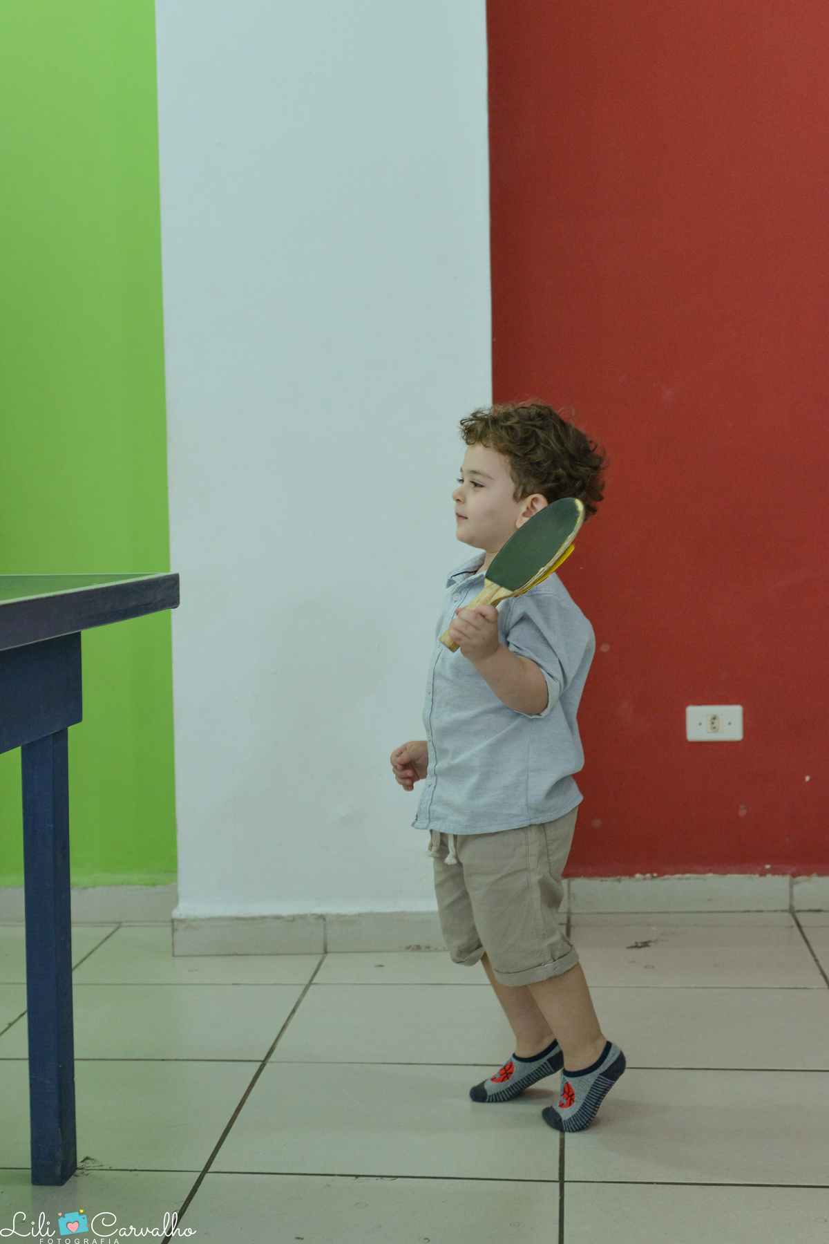fotografia de aniversario infantil em Maringa jogando tenis 