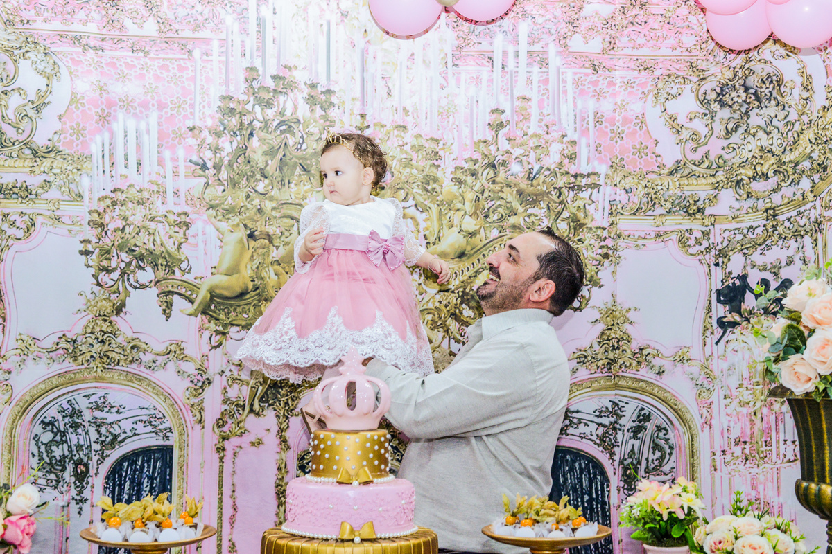 fotografia de aniversario infantil realizado na cidade de Maringá com o pai