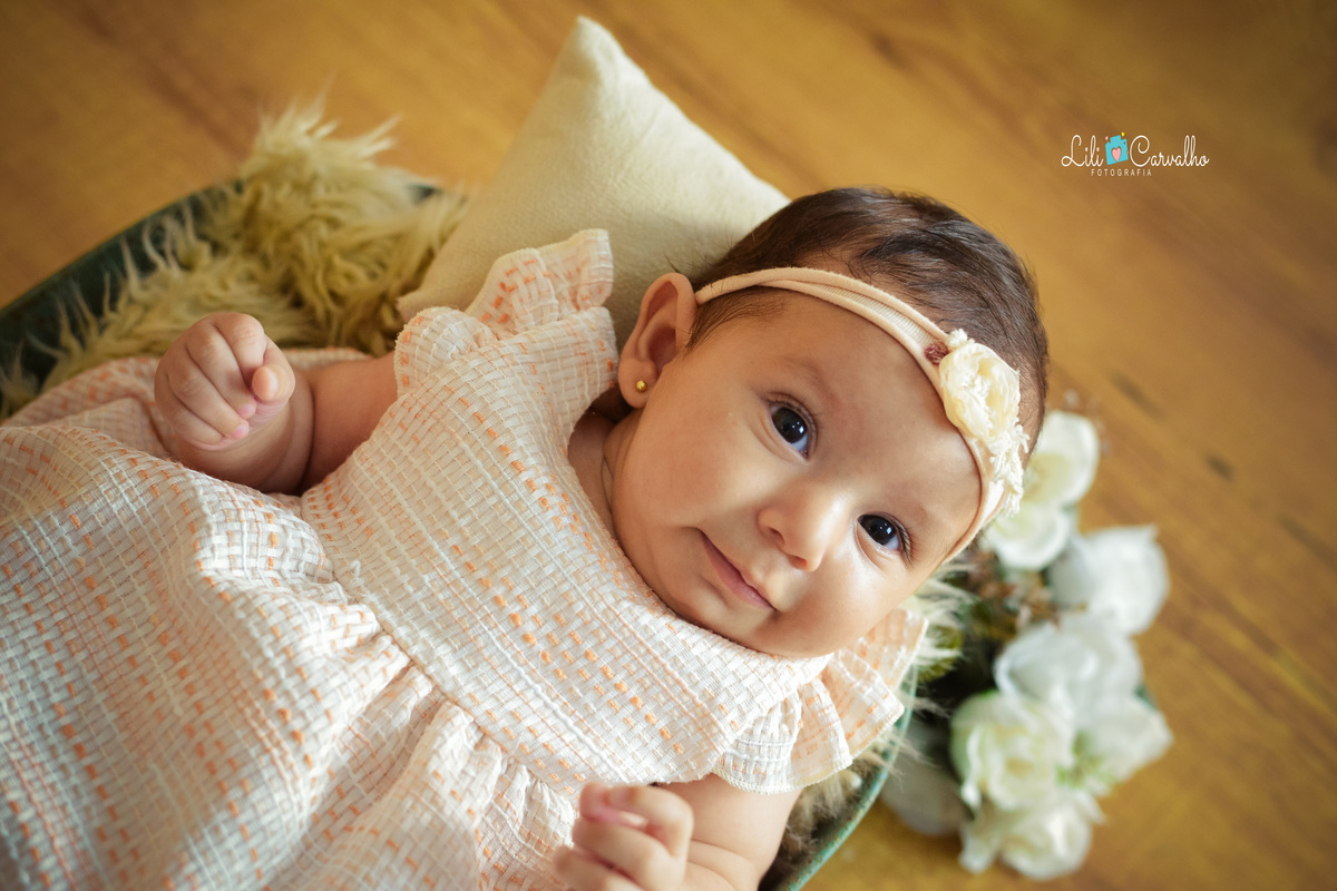 fotografia infantil em estudio em Maringá bem atenta