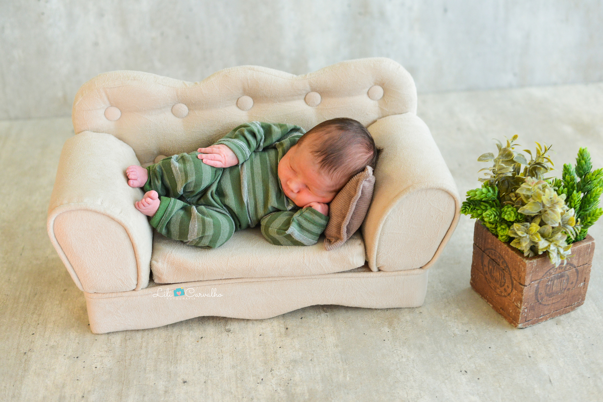 foto  sofazinho e bebê em Maringá