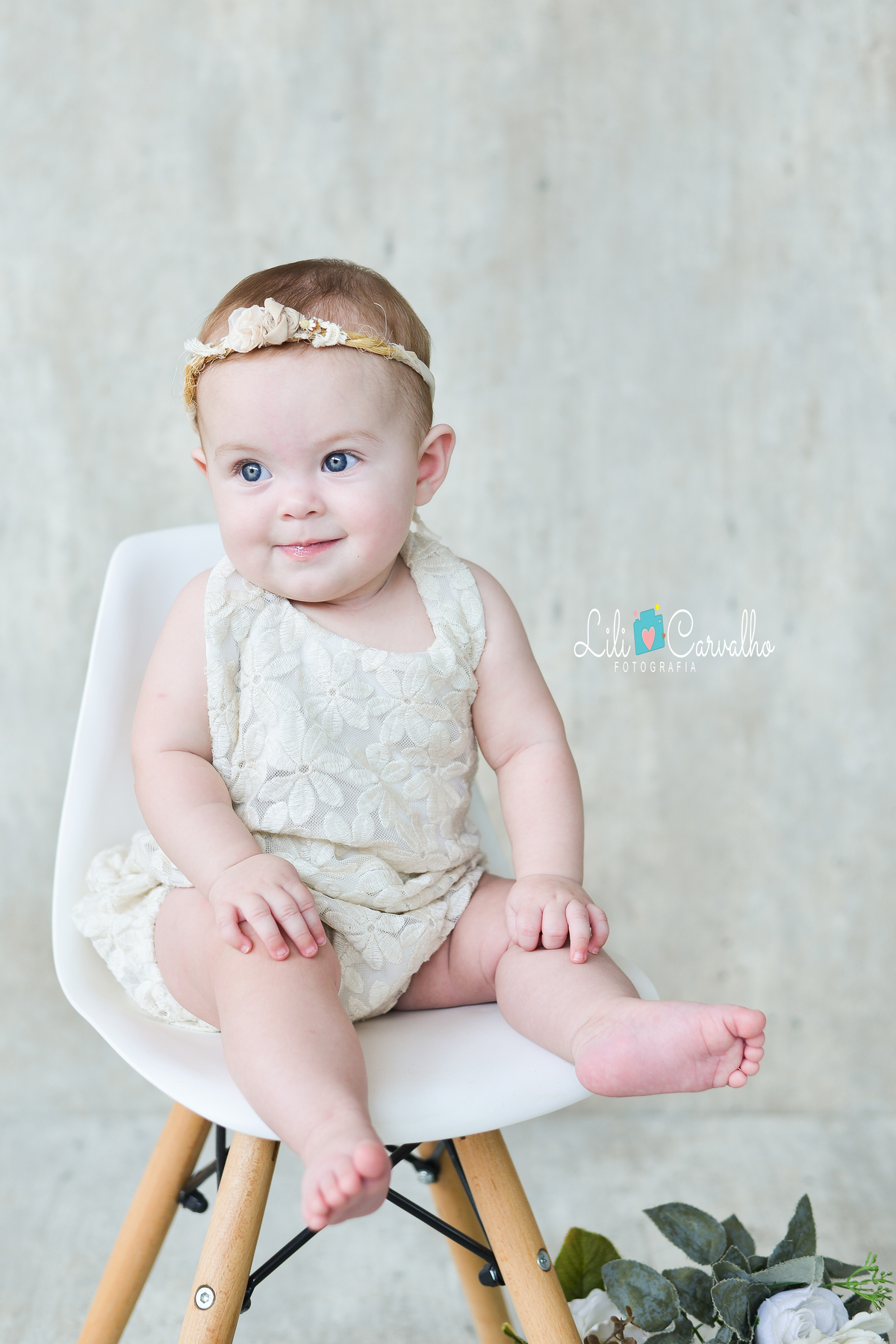 fotografia no estudio em Maringá, foto mensal da bebê sorrisinho 