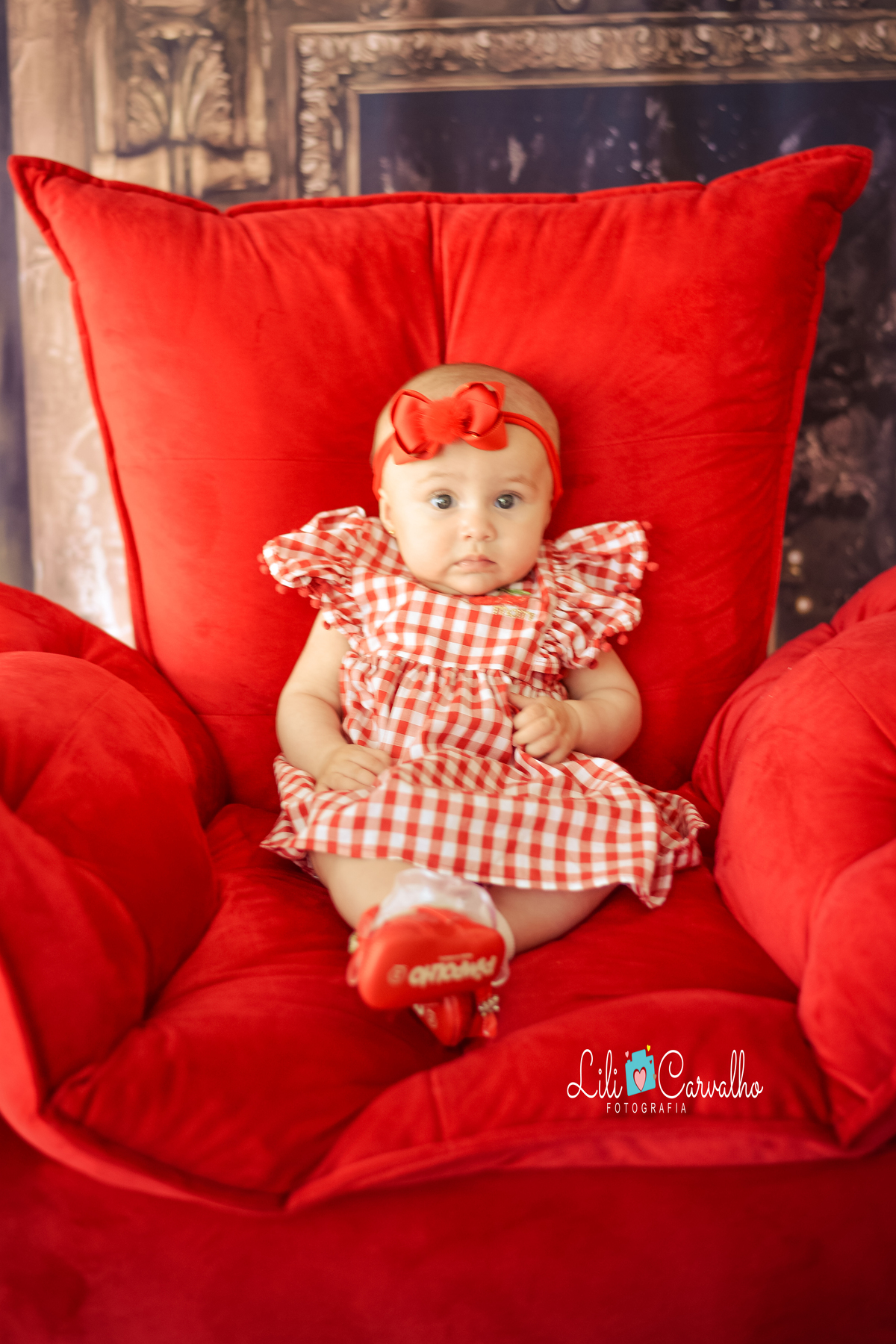 fotografia de natal em Maringá, no estúdio poltrona vermelha