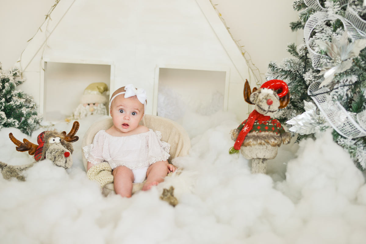 fotografia de natal em Maringá, no estúdio cenario branco