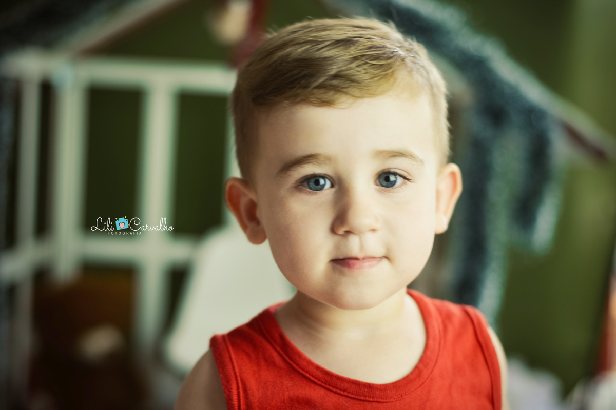 ensaio fotografico no estúdio em Maringá fundo verde 