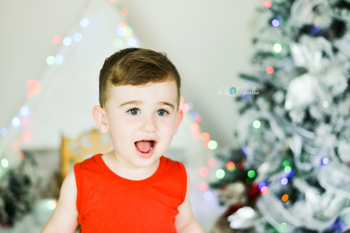 ensaio fotografico no estúdio em Maringá blusa vermelha