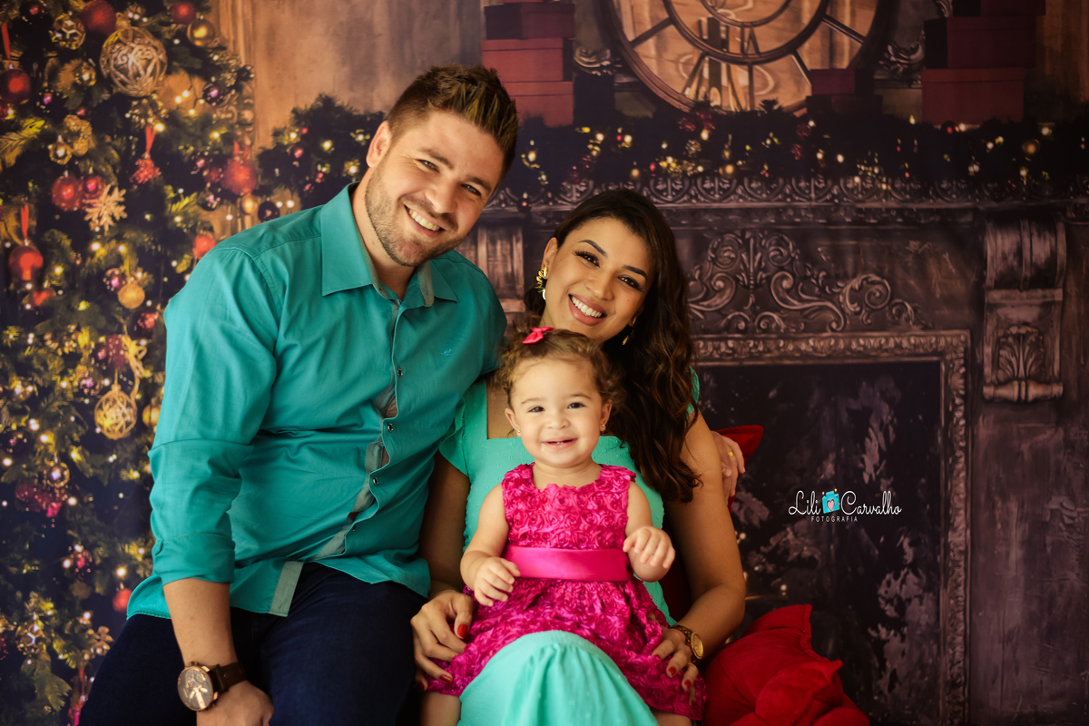 ensaio fotografico no estúdio em Maringá, , lilicarvalho fotografia mãe sentada 