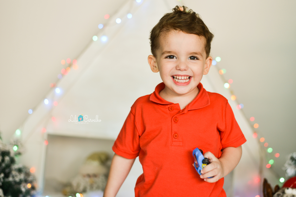ensaio fotografico no estudio em Maringá sorriso lindo de frente