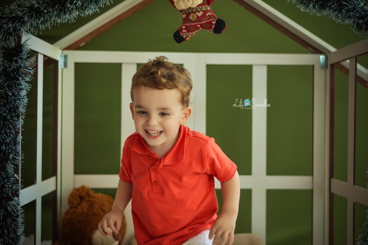 ensaio fotografico no estudio em Maringá correndo casa verde