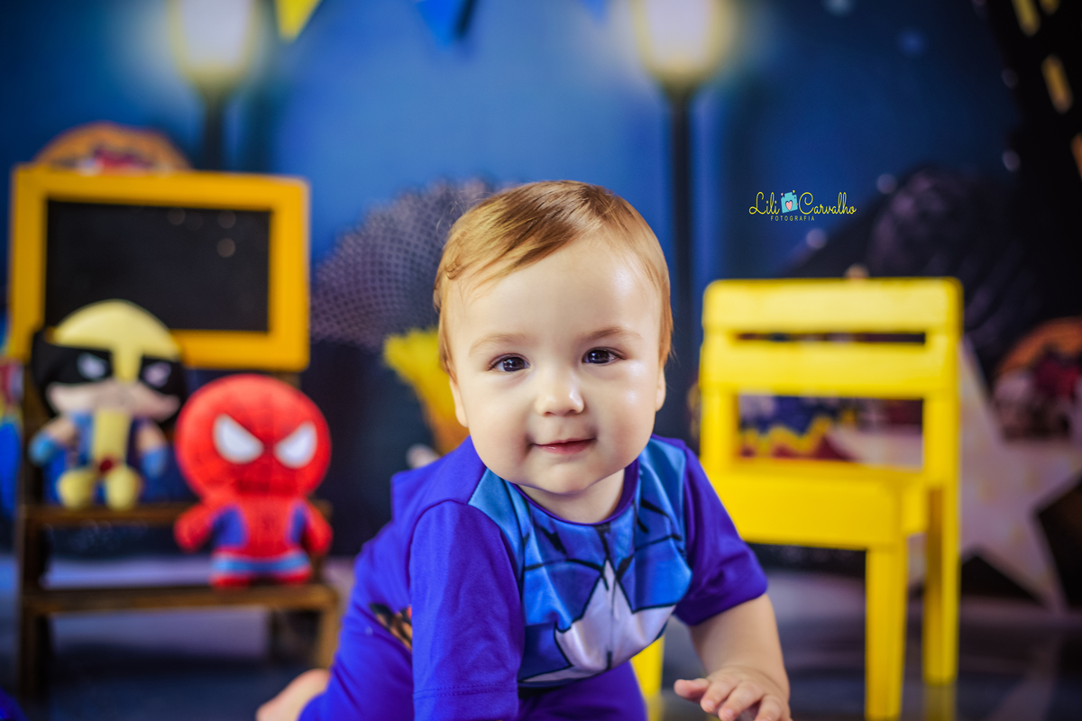 ensaio fotografico de menino, tema heroi, show