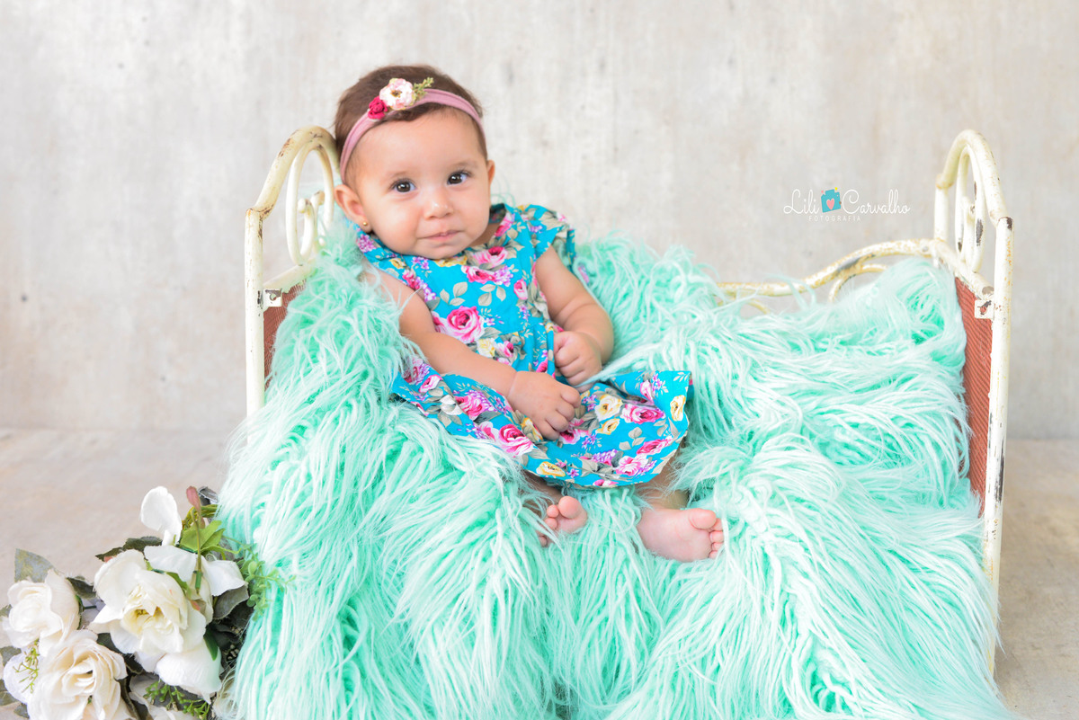 acompanhamento mensal da bebê em Maringá, fotografia, focada 