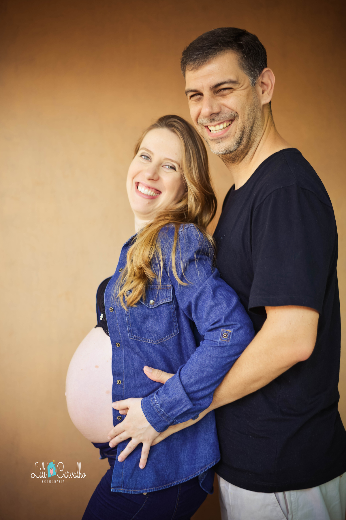 fotografia de gravida em estudio em maringa casal 