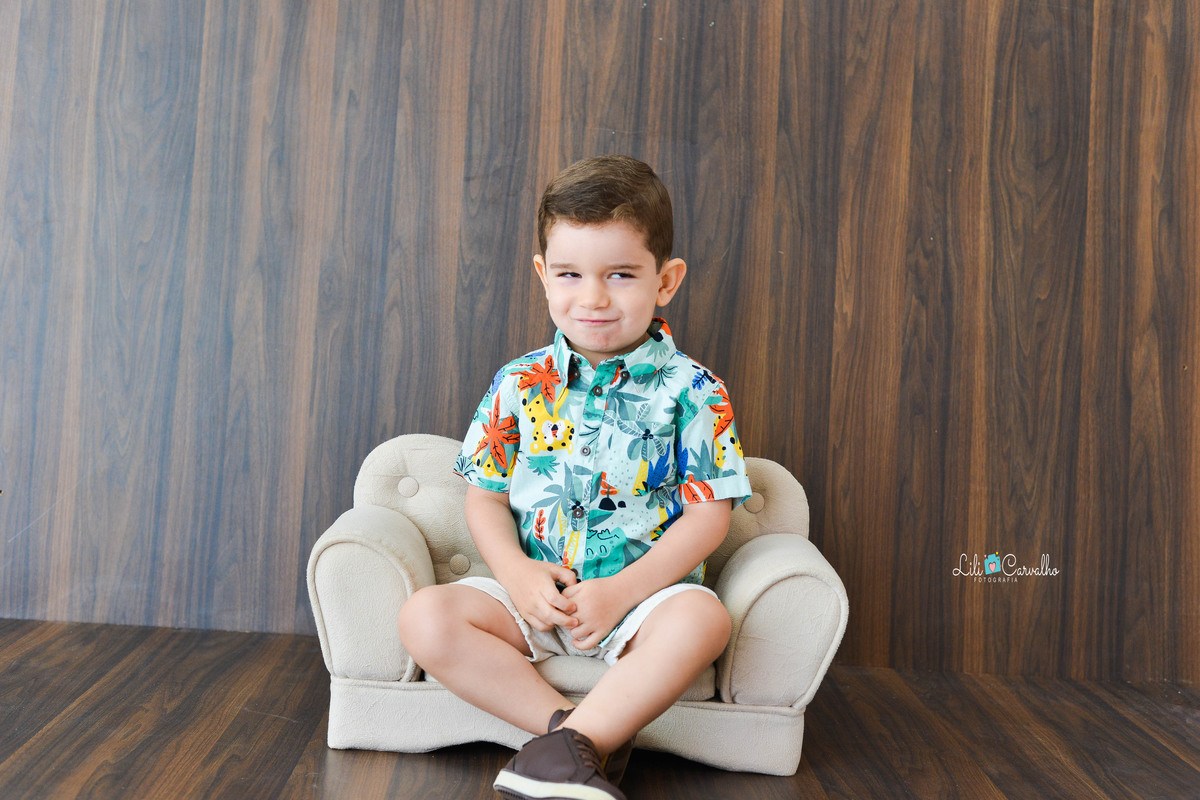 fotografia de aniversario em Maringá, fazendo caretinha