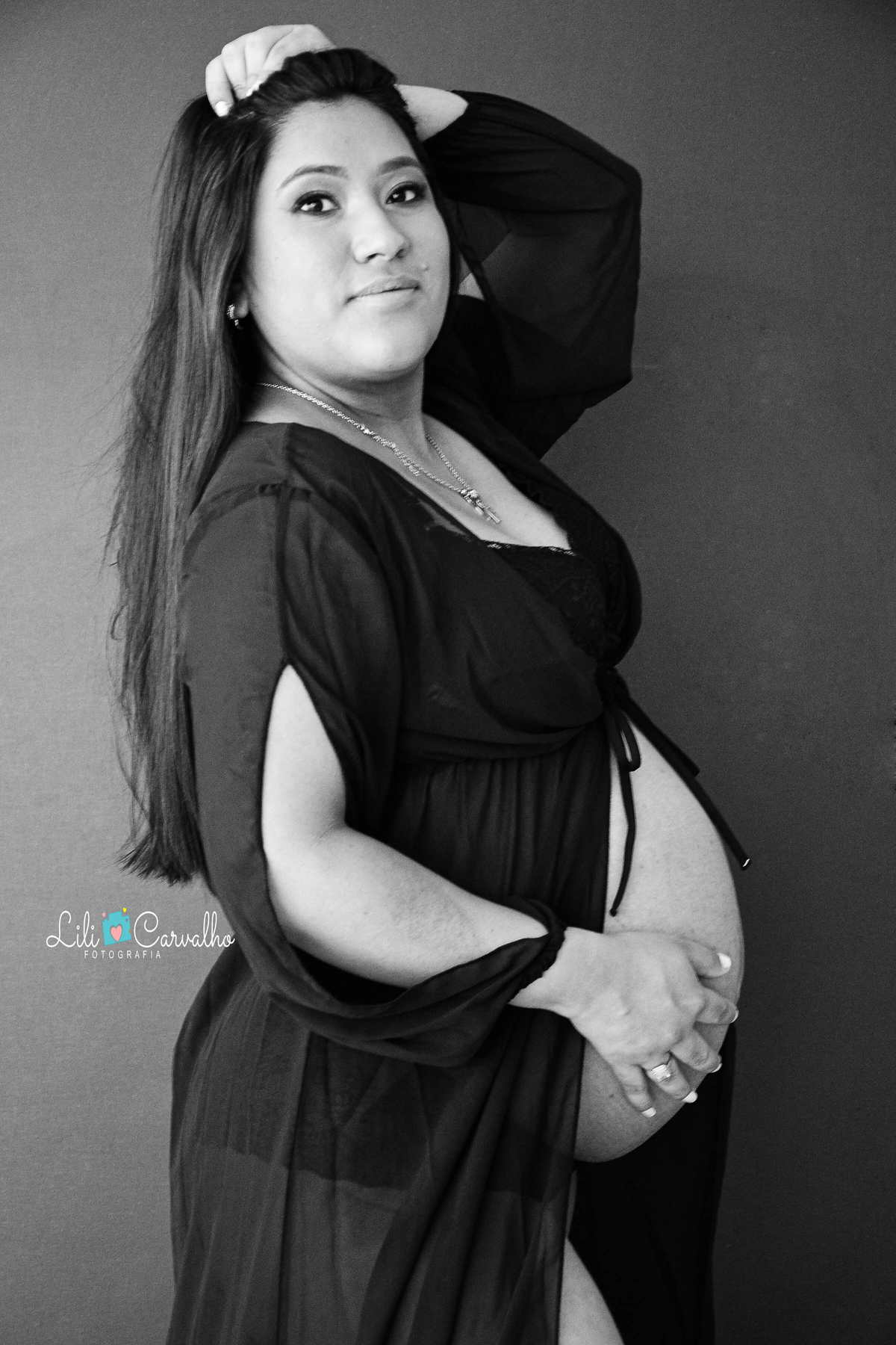 fotografia de gestante em Maringá mao na barriga