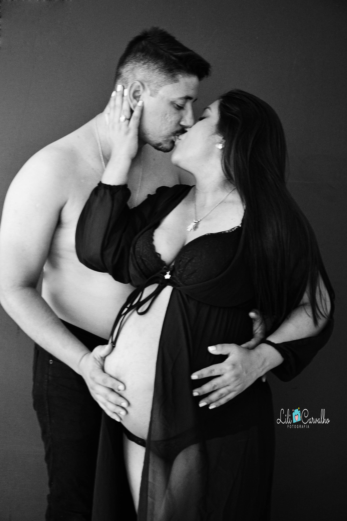 fotografia de gestante em Maringá beijo 