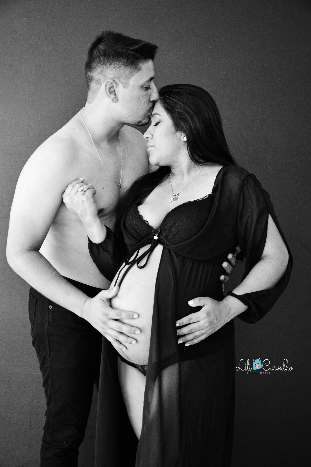 gestante com marido em ensaio gestante