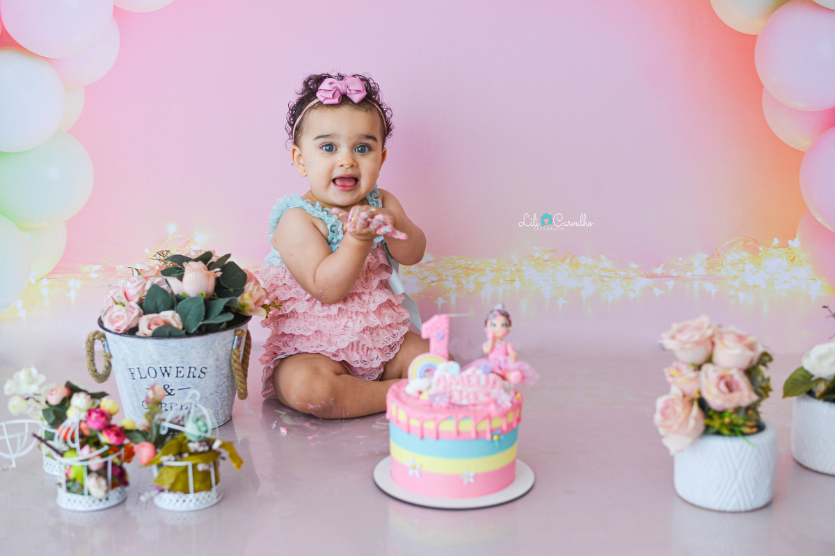 fotografia de criança de smash the cake no estudio em maringá  palmas 