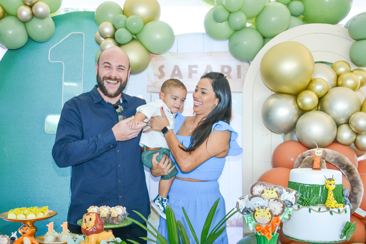 fotografia de aniversario de um ano de menino padrinhos 