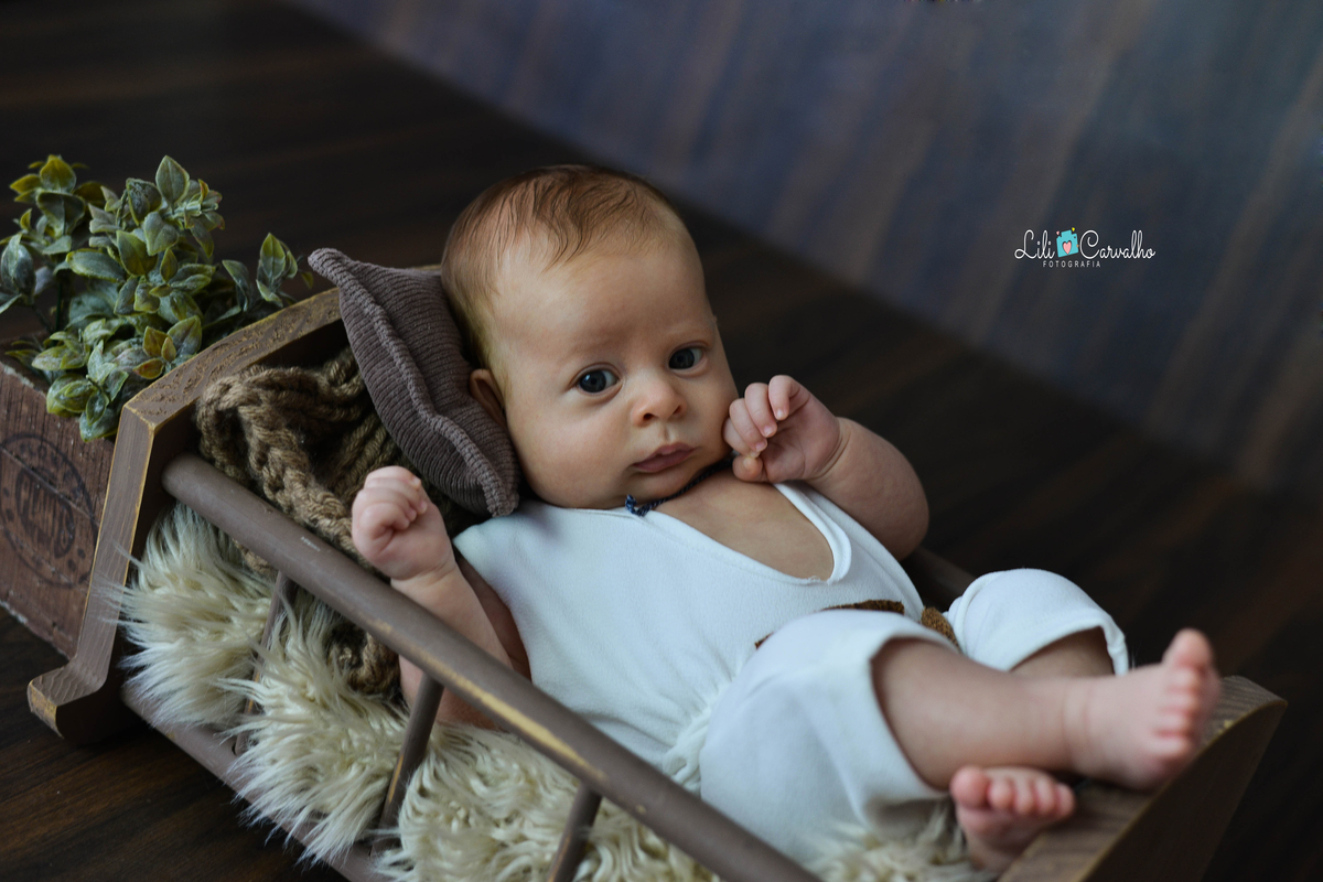 acompanhamento mensal do Rafael - fotografia de bebê feita em estudio em Maringá  2 meses 
