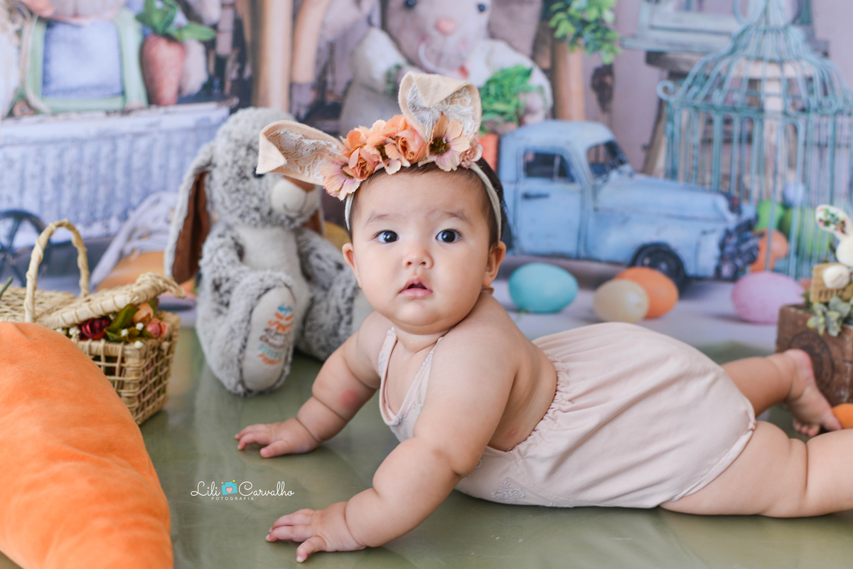 foto de bebe em maringa, tema pascoa, ensaio no estudio  doce 