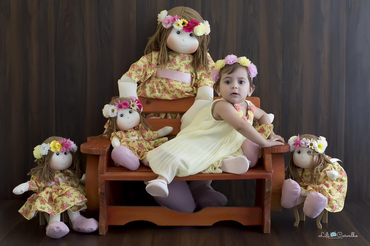 bebe amarelo banquinho lili carvalho