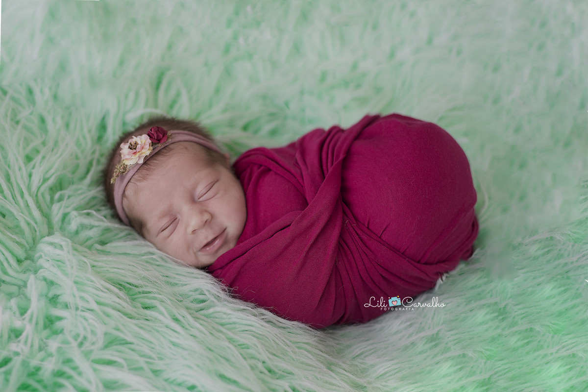 bebe enrolada manta melhor fotografa lili carvalho recem nascido
