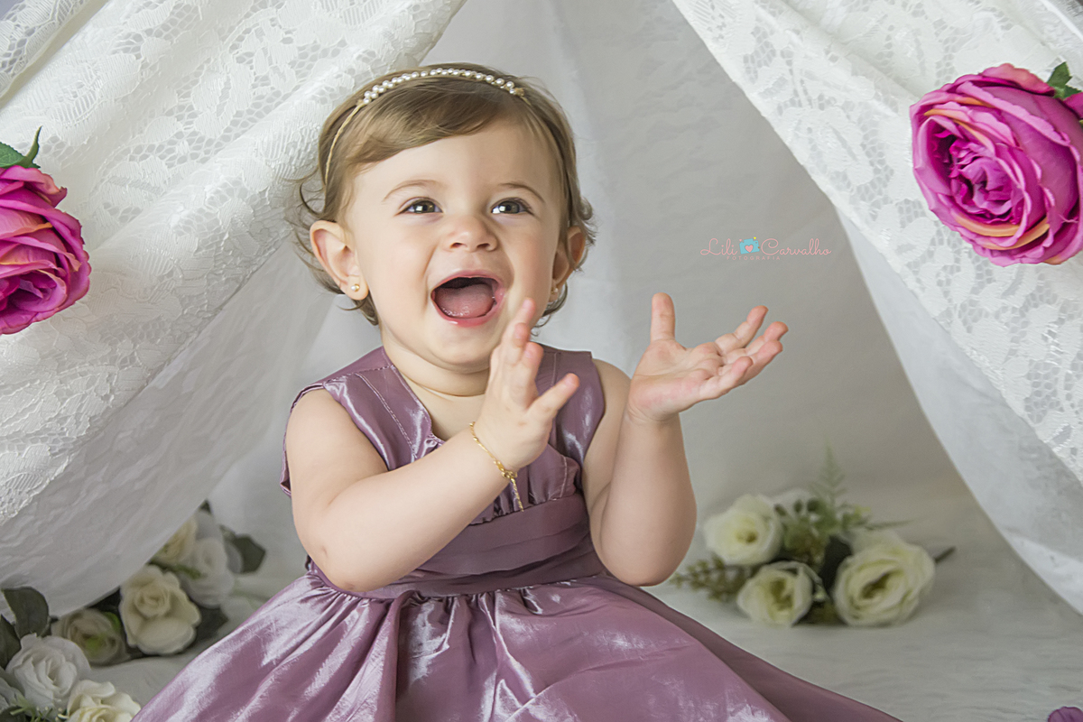 menina sorrindo lili carvalho maringa melhor newborn de maringa melhor acompanhamento infantil de maringa melhor ensaio gestante
