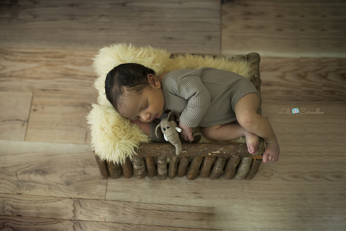 especialista em fotografia newborn maringa lili carvalho foto menino recem nascido foto bebe foto gestante maringa melhor fotografa de maringa familia foto ensaio de familia casais criancas acompanhamento de bebe 