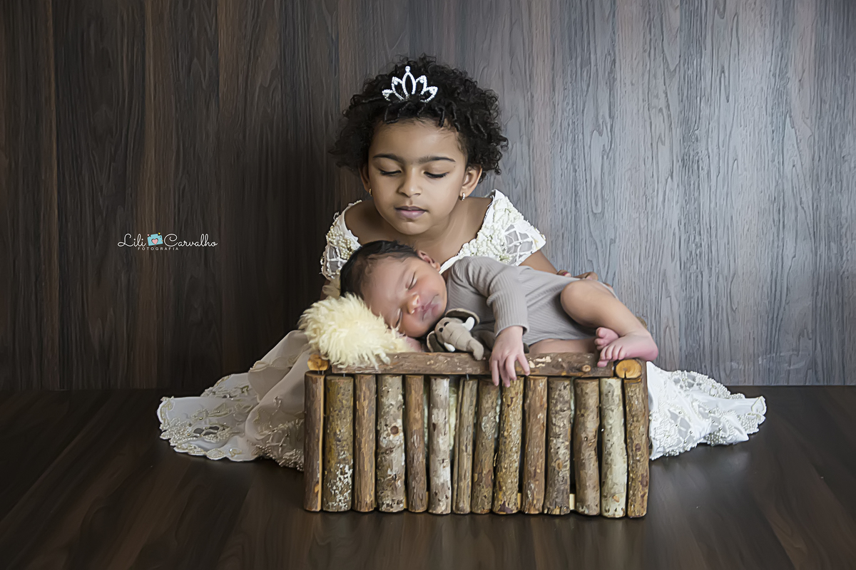 especialista em fotografia newborn maringa lili carvalho foto menino recem nascido foto bebe foto gestante maringa melhor fotografa de maringa familia foto ensaio de familia casais criancas acompanhamento de bebe 