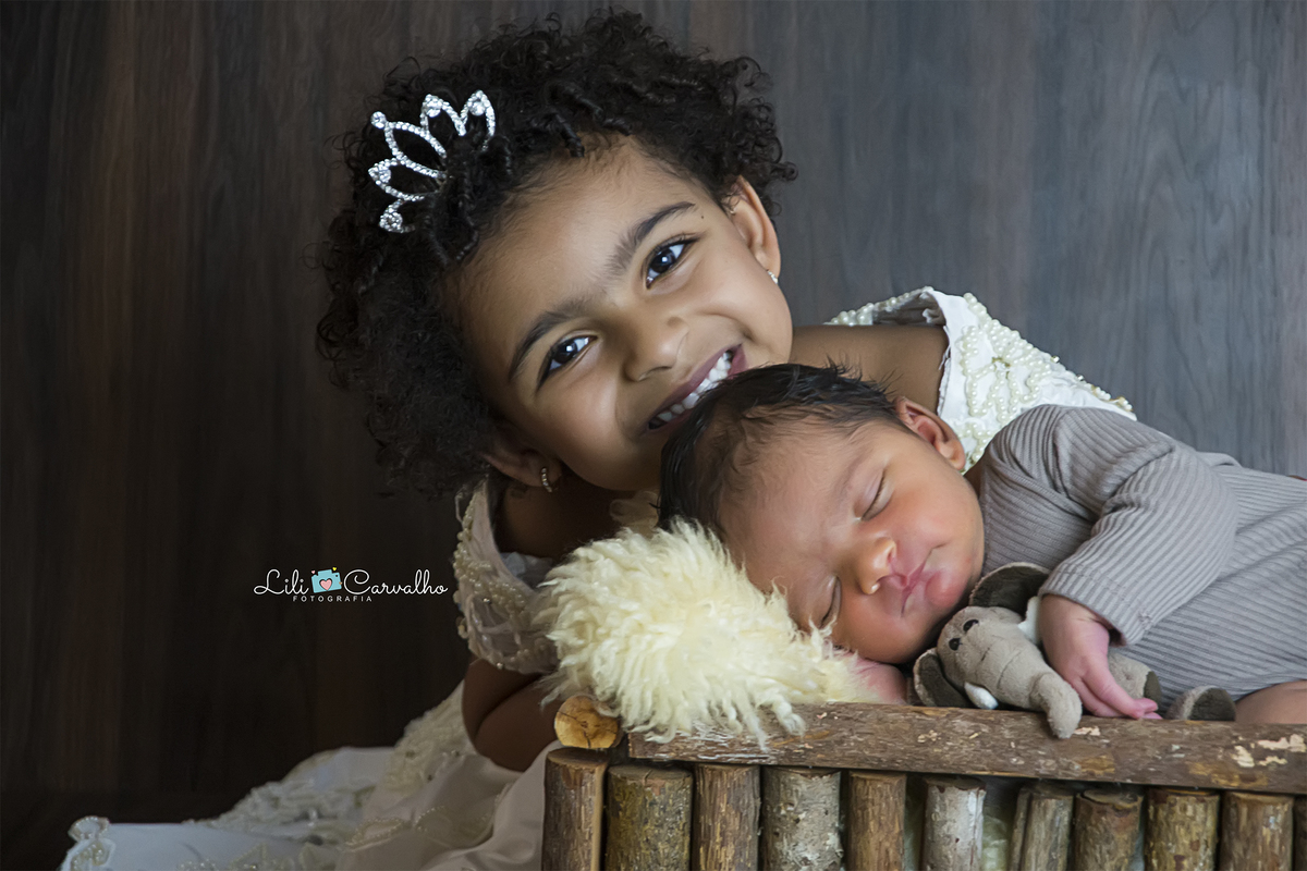 especialista em fotografia newborn maringa lili carvalho foto menino recem nascido foto bebe foto gestante maringa melhor fotografa de maringa familia foto ensaio de familia casais criancas acompanhamento de bebe 