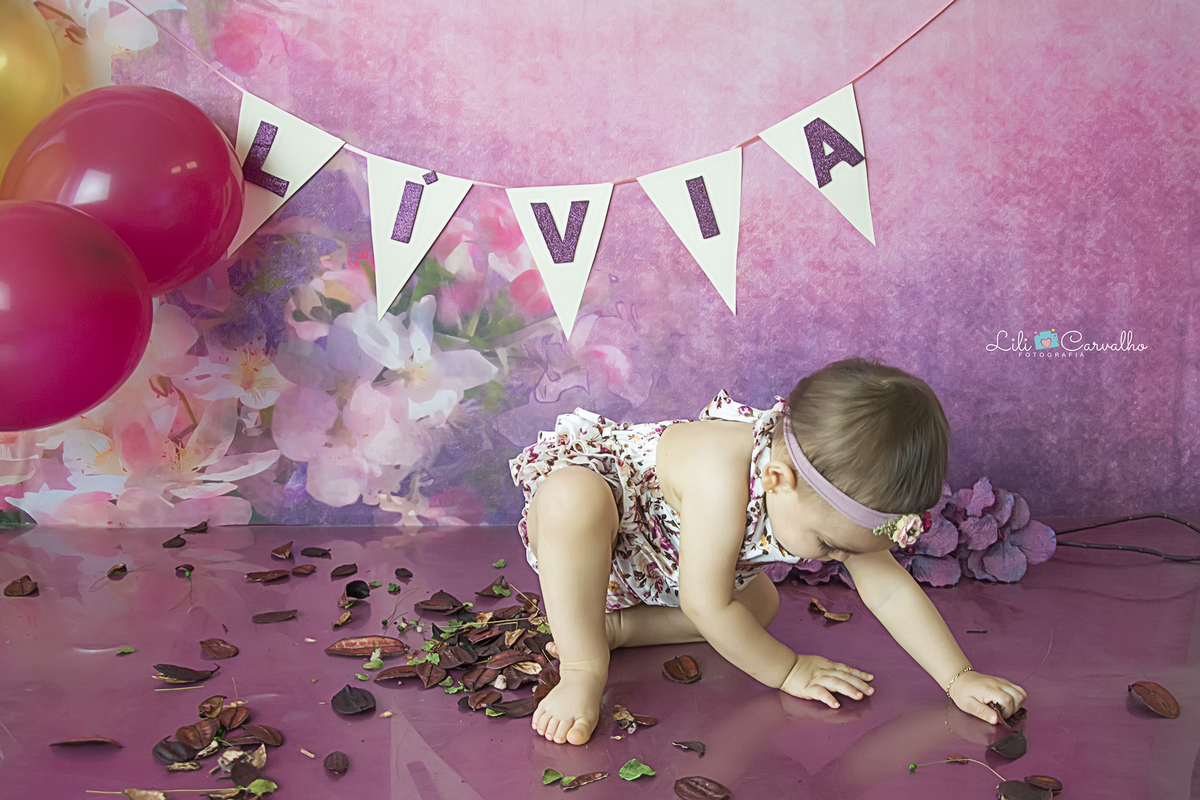 #smashmaringa #fotocombolomaringa #fotoroxa #lilicarvalho #lilifotografia #fotode1aninho #fotomenina #smashthecakemaringa #fotolindabolo #ensaiodemenina #preaniversario 