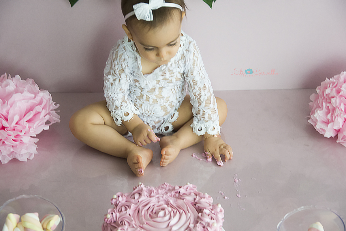 #smashmaringa #fotocombolomaringa #fotoroxa #lilicarvalho #lilifotografia #fotode1aninho #fotomenina #smashthecakemaringa #fotolindabolo #ensaiodemenina #preaniversario 