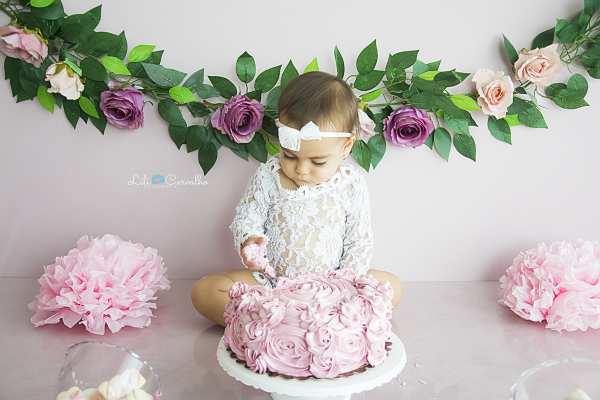 #smashmaringa #fotocombolomaringa #fotoroxa #lilicarvalho #lilifotografia #fotode1aninho #fotomenina #smashthecakemaringa #fotolindabolo #ensaiodemenina #preaniversario 