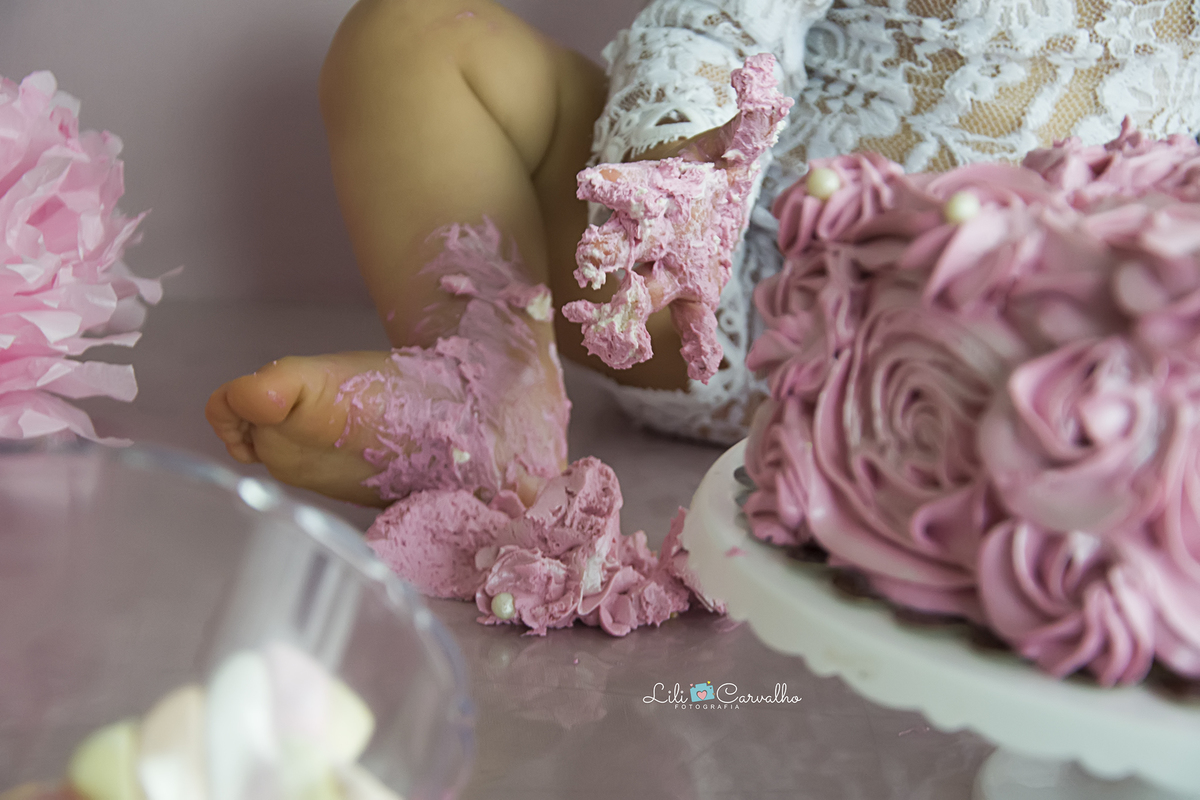 #smashmaringa #fotocombolomaringa #fotoroxa #lilicarvalho #lilifotografia #fotode1aninho #fotomenina #smashthecakemaringa #fotolindabolo #ensaiodemenina #preaniversario 