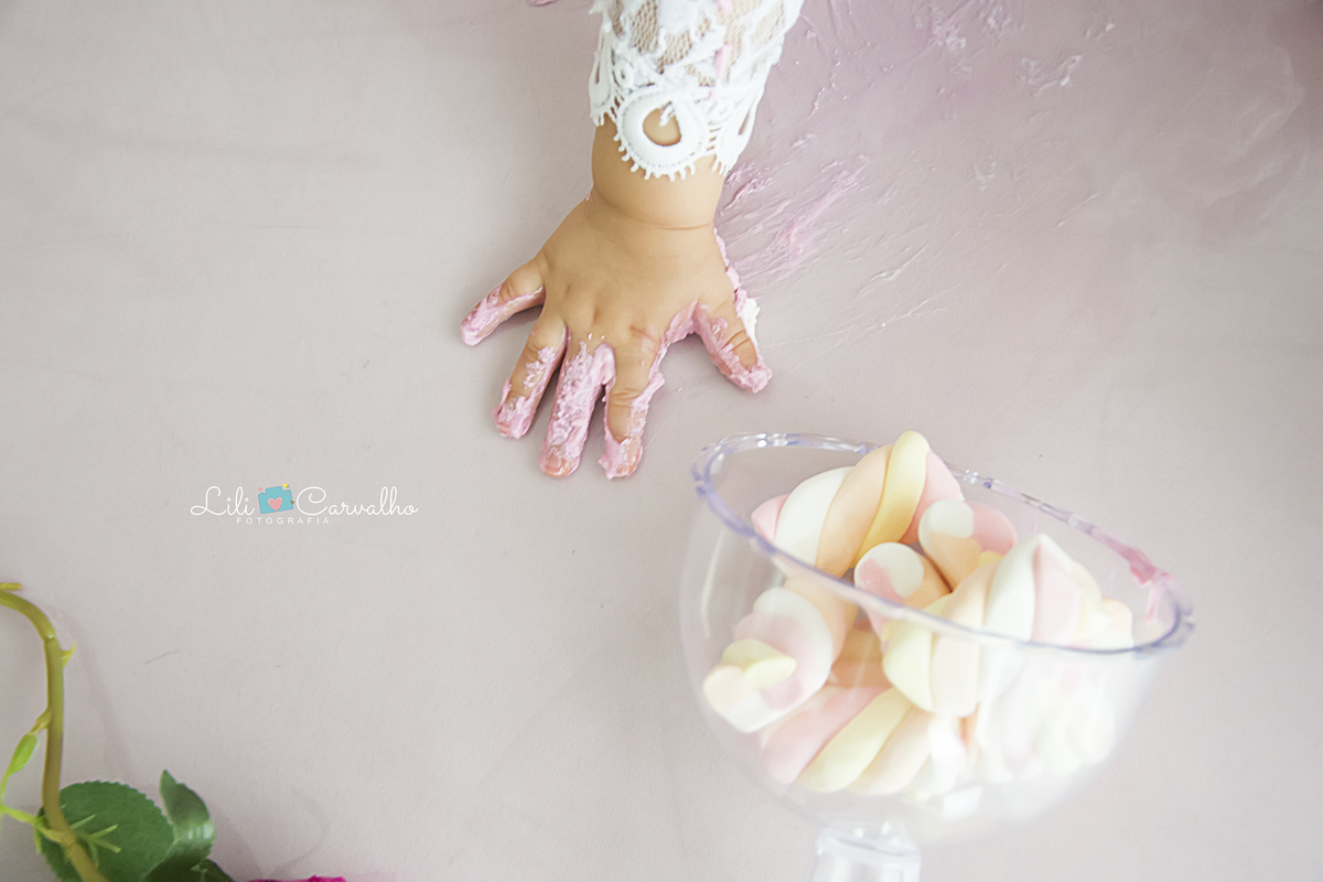 #smashmaringa #fotocombolomaringa #fotoroxa #lilicarvalho #lilifotografia #fotode1aninho #fotomenina #smashthecakemaringa #fotolindabolo #ensaiodemenina #preaniversario 