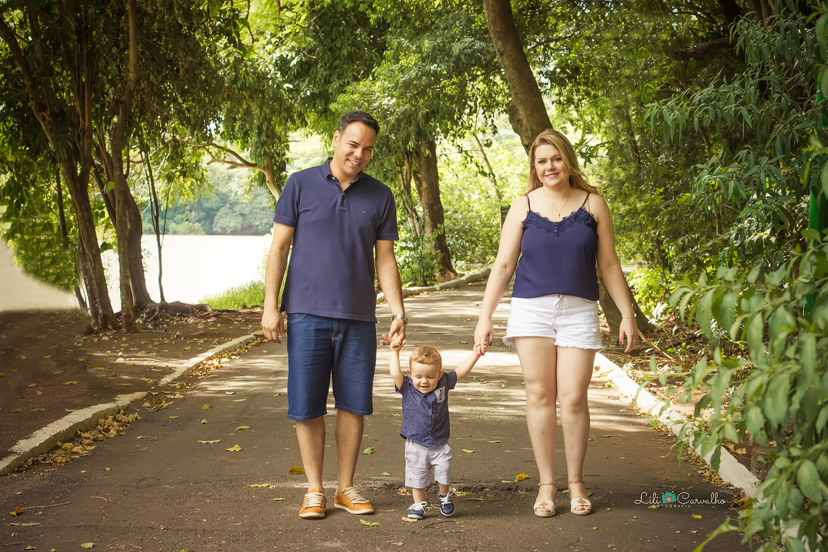 #smashthecake #sessaofamilia #lilicarvalho #lilifotografia #fotoexterna #aniversario #gestantemaringa #fotoprofissional 
