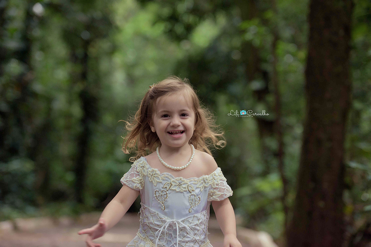 #theodorice #theodora #preaniversario #smashthecake #smashthefruit #lilicarvalho #lilifotografia #aniversariomaringa #fotoantesaniversariomaringa #bookinfantilmaringa #fotomeninamaringa 