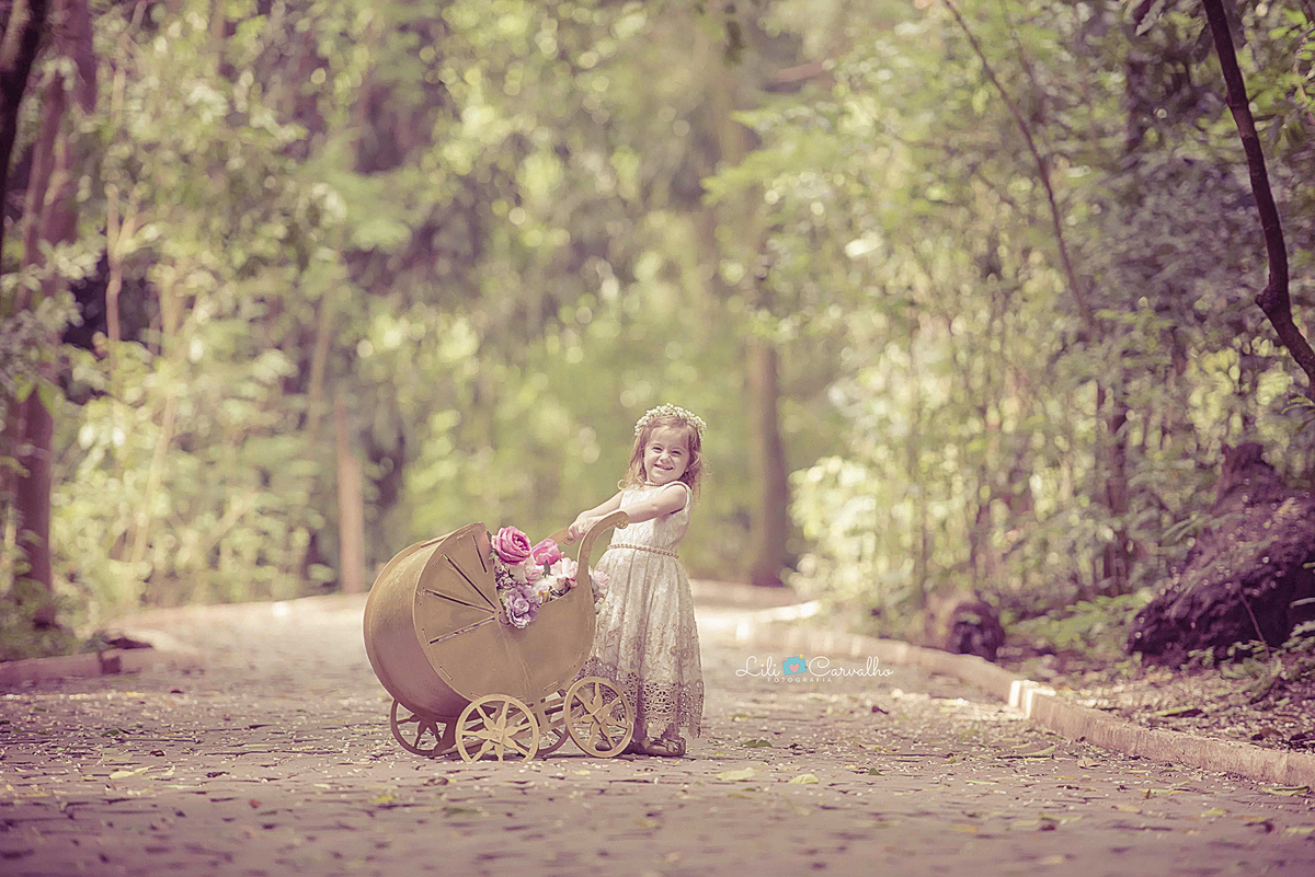 #theodorice #theodora #preaniversario #smashthecake #smashthefruit #lilicarvalho #lilifotografia #aniversariomaringa #fotoantesaniversariomaringa #bookinfantilmaringa #fotomeninamaringa 