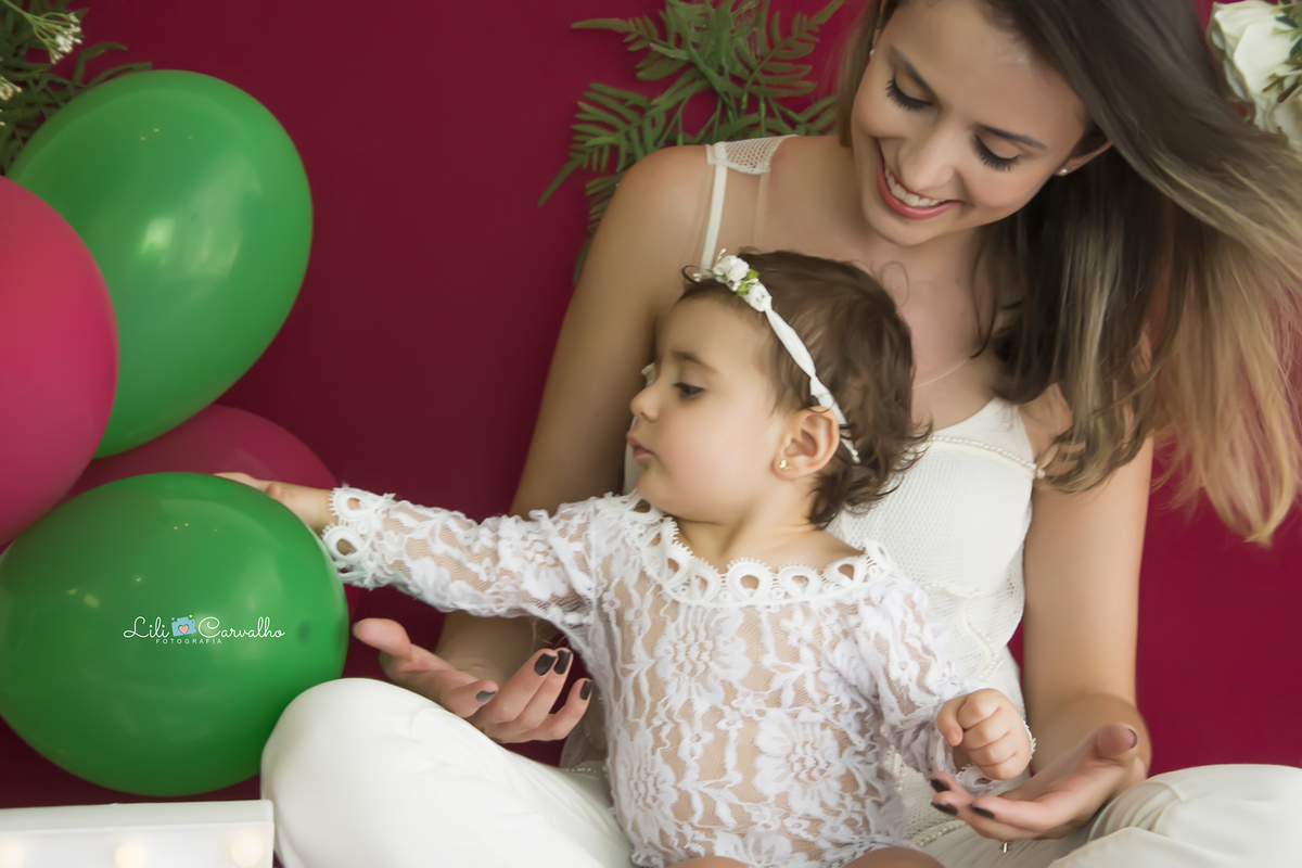 É a primeira vez que fotografo uma americaninha <3



Lyla mora em Chigago e esta com sua mamãe passeando na casa da vovó

#newbornmaringa #lilicarvalho #lilifotografia #smashthecake #ensaiocombolo #umano #melhorfotografamaringa 