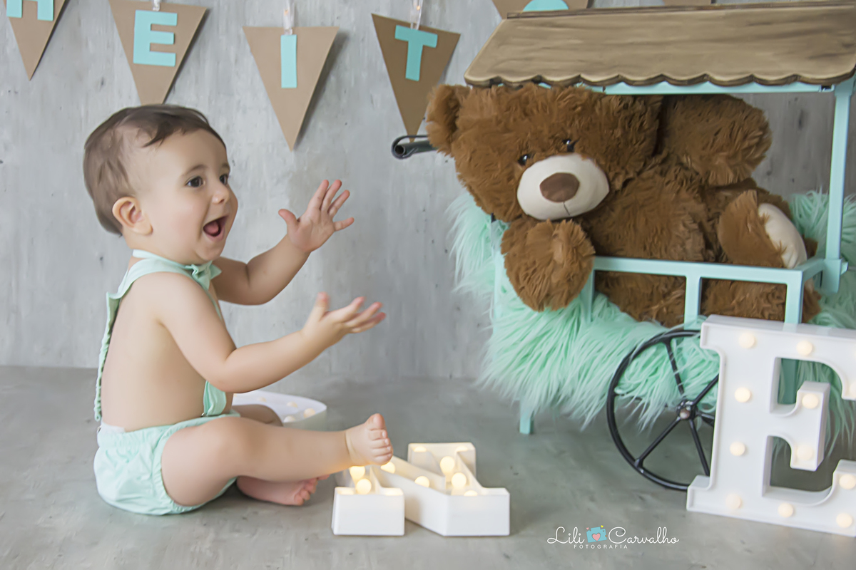 #smashthefruit #smashmaringa #lilicarvalho #lilifotografia #smashthecake #bolodefrutas #ensaiocomfrutas #aniversario #fotodiferente #meninodementa #meninocomursomarrom #one #umaninho #babyboy #melhorfotografademaringa