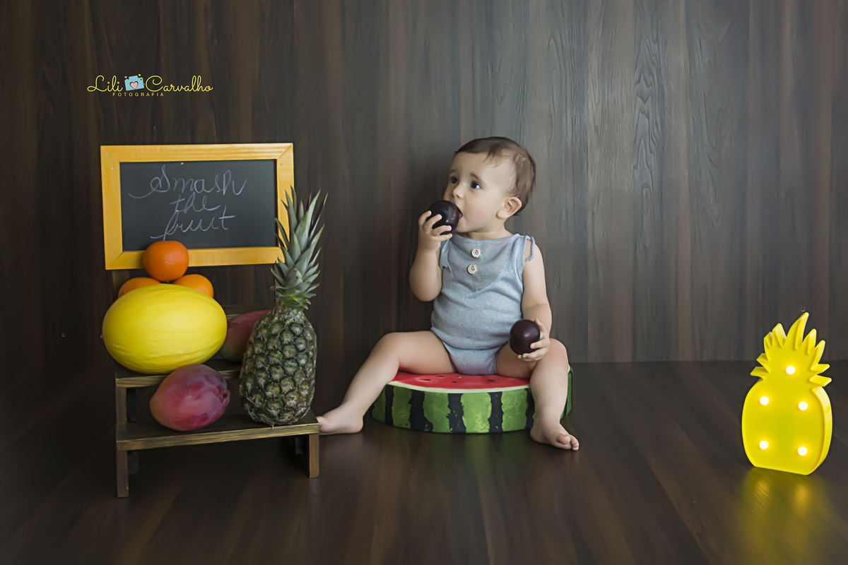 #smashthefruit #smashmaringa #lilicarvalho #lilifotografia #smashthecake #bolodefrutas #ensaiocomfrutas #aniversario #fotodiferente #meninodementa #meninocomursomarrom #one #umaninho #babyboy #melhorfotografademaringa