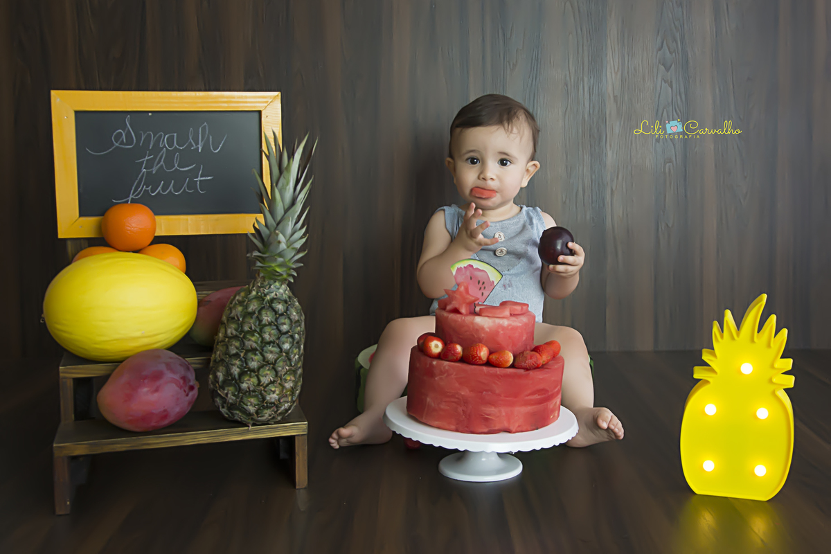 #smashthefruit #smashmaringa #lilicarvalho #lilifotografia #smashthecake #bolodefrutas #ensaiocomfrutas #aniversario #fotodiferente #meninodementa #meninocomursomarrom #one #umaninho #babyboy #melhorfotografademaringa