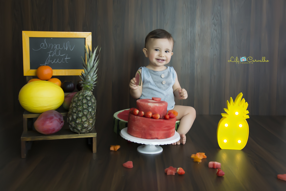 #smashthefruit #smashmaringa #lilicarvalho #lilifotografia #smashthecake #bolodefrutas #ensaiocomfrutas #aniversario #fotodiferente #meninodementa #meninocomursomarrom #one #umaninho #babyboy #melhorfotografademaringa