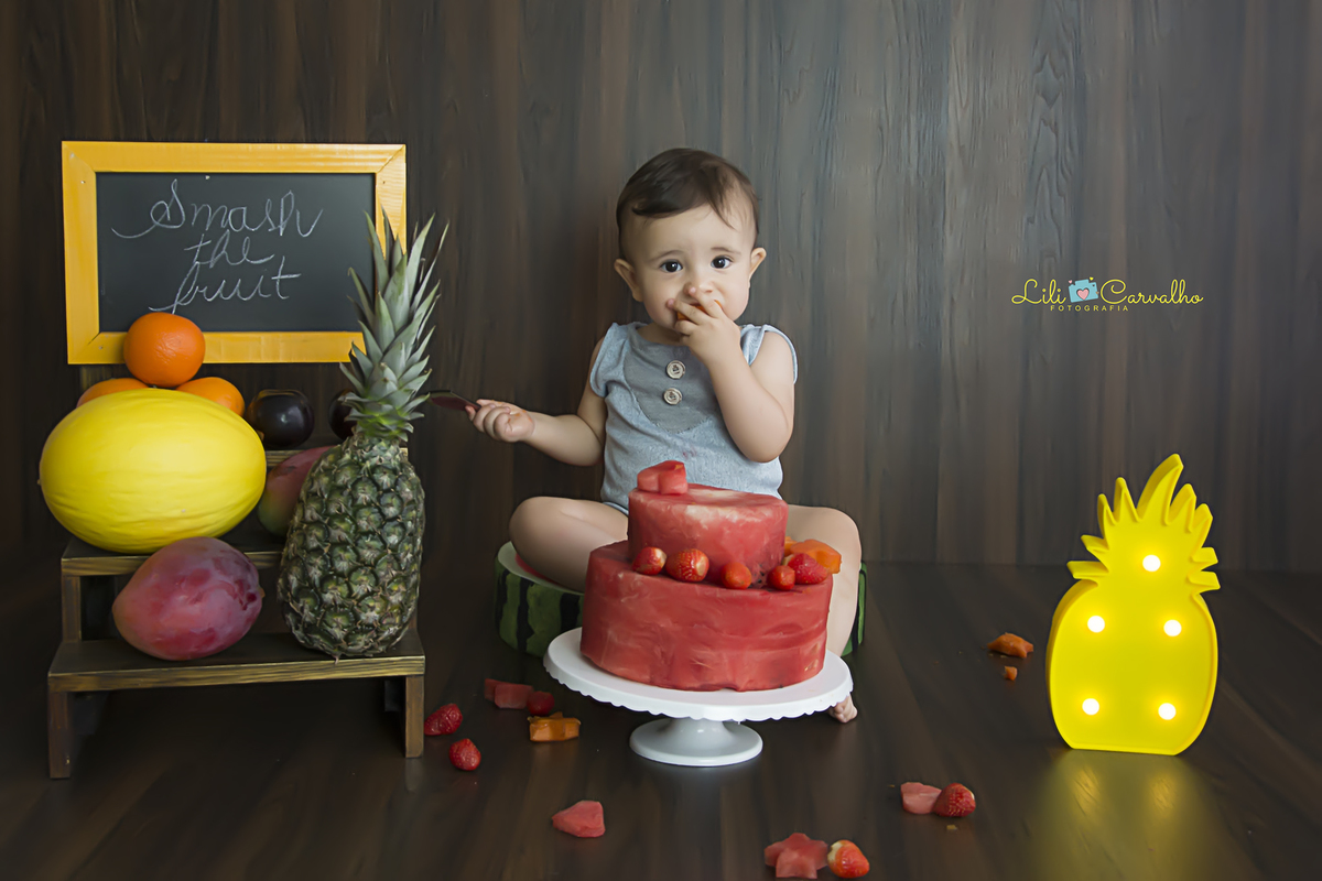 #smashthefruit #smashmaringa #lilicarvalho #lilifotografia #smashthecake #bolodefrutas #ensaiocomfrutas #aniversario #fotodiferente #meninodementa #meninocomursomarrom #one #umaninho #babyboy #melhorfotografademaringa