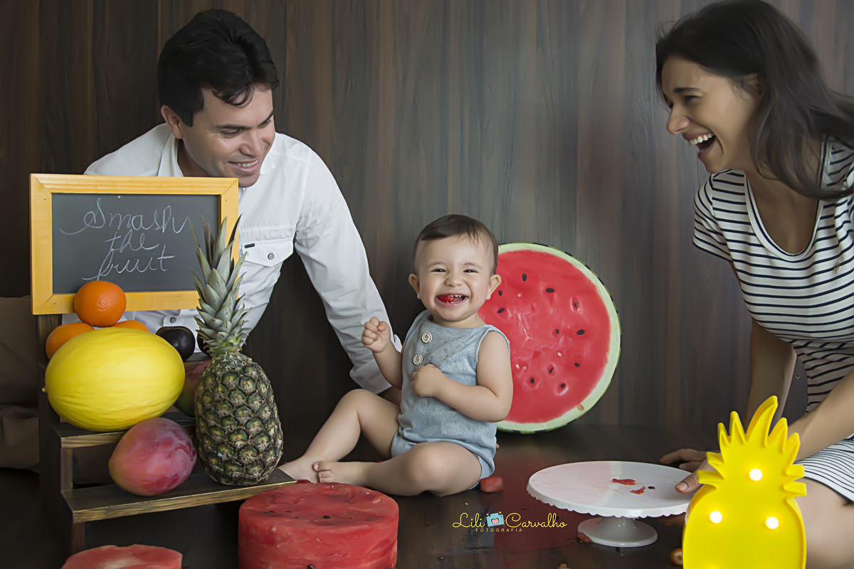 #smashthefruit #smashmaringa #lilicarvalho #lilifotografia #smashthecake #bolodefrutas #ensaiocomfrutas #aniversario #fotodiferente #meninodementa #meninocomursomarrom #one #umaninho #babyboy #melhorfotografademaringa