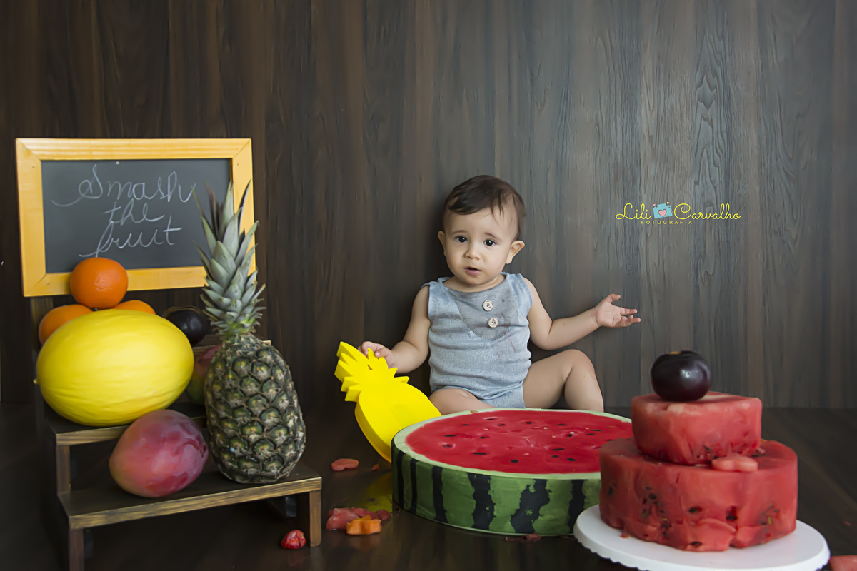 #smashthefruit #smashmaringa #lilicarvalho #lilifotografia #smashthecake #bolodefrutas #ensaiocomfrutas #aniversario #fotodiferente #meninodementa #meninocomursomarrom #one #umaninho #babyboy #melhorfotografademaringa