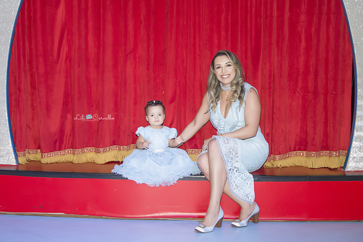 #aniversario #lilicarvalho #lilifotografia #aniversariomaringa #fotografadeaniversario #melhorfotografadeaniversario #newbornmaringa #acompanhamentobebe #fotorecemnascido 