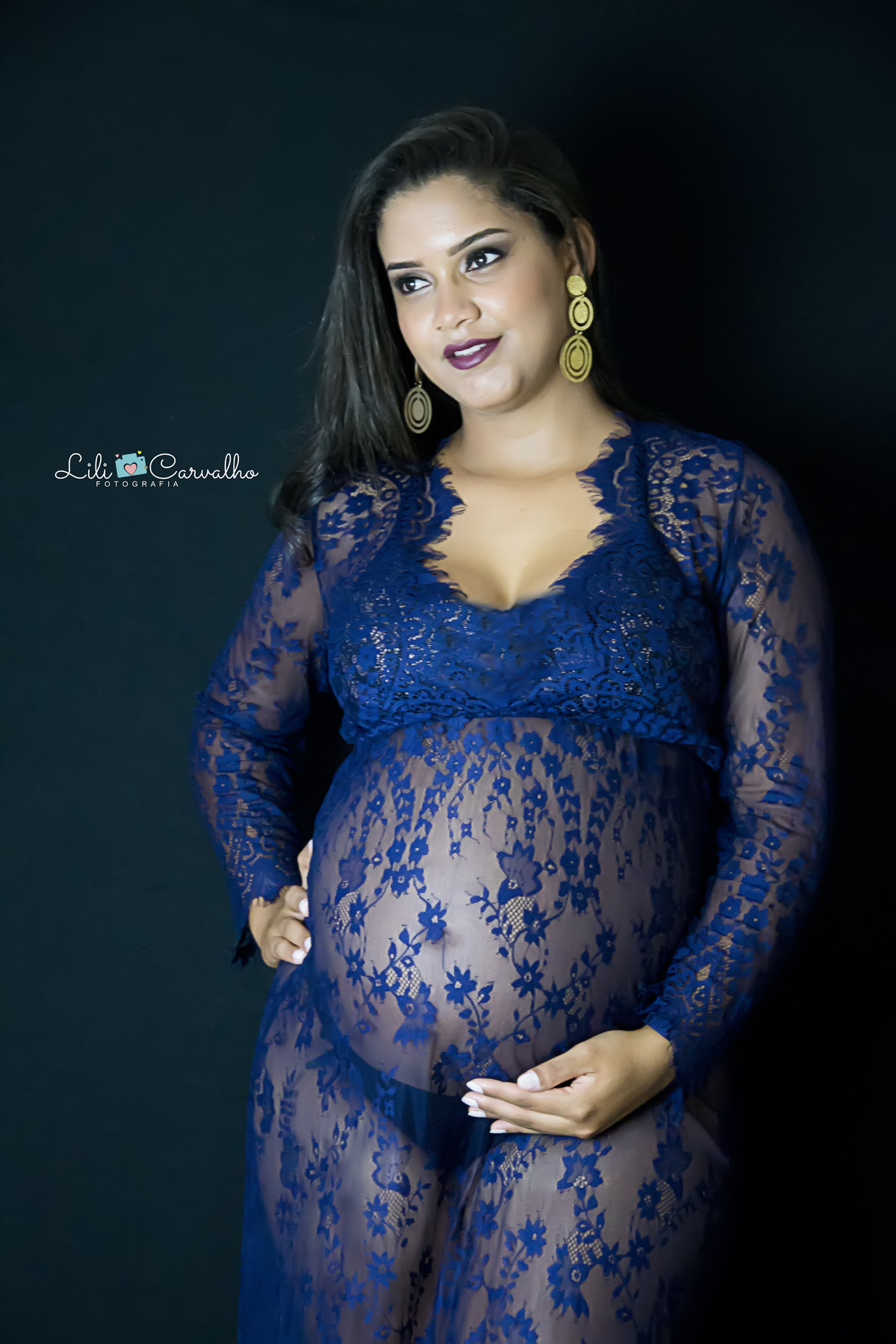 ensaio gestante no estudio em Maringá , vestido azul 