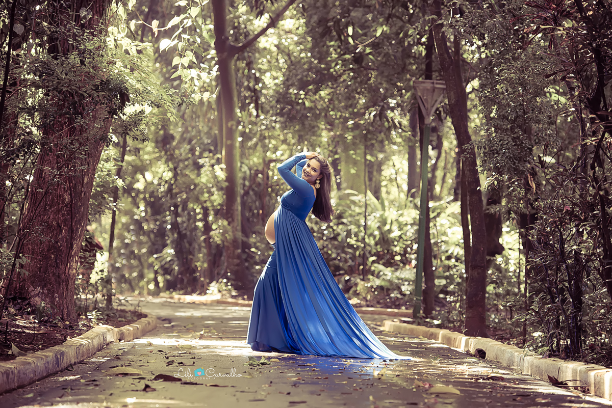 ensaio gestante em local externo em Maringá